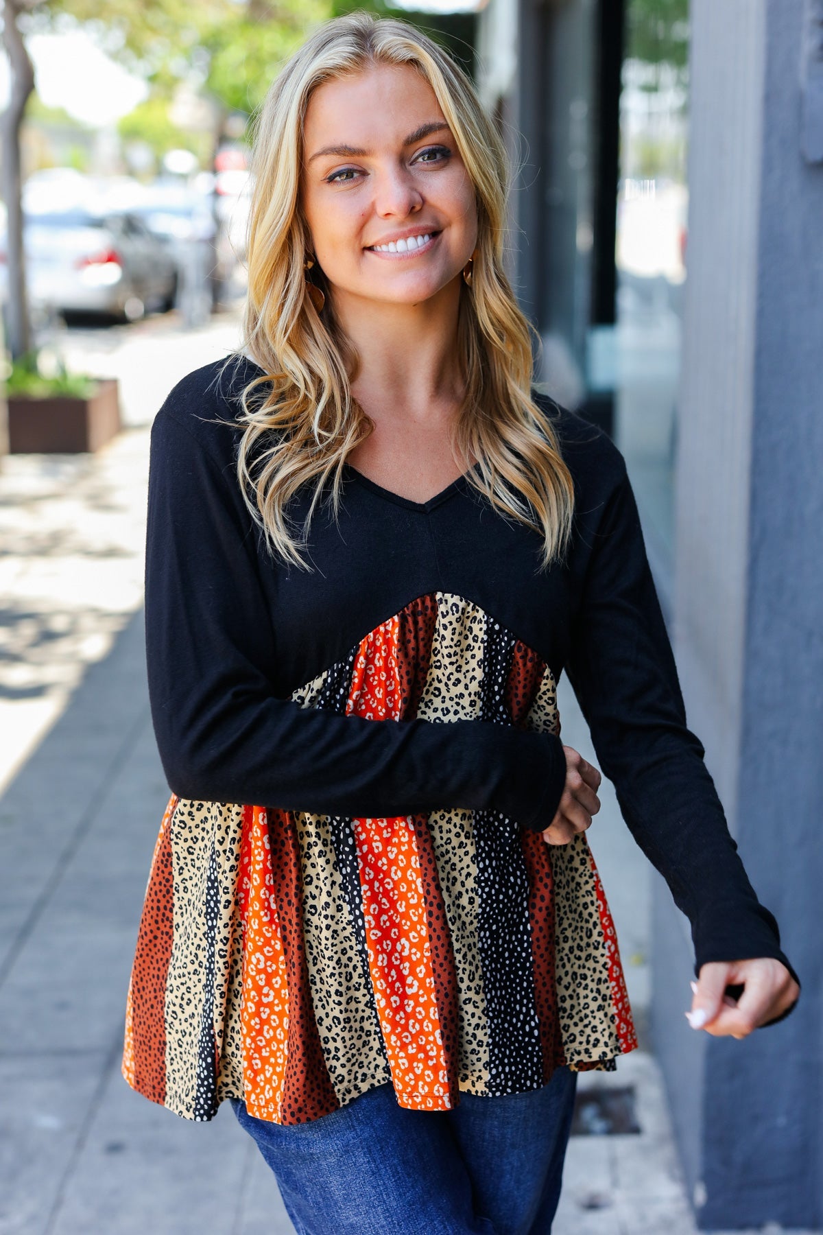 Black & Rust Hacci Leopard Stripe V Neck Top